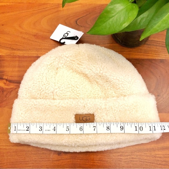NWT UGG Genuine Sheepskin Cuff Winter Hat Waterproof Curly Shearling Beanie L/XL - Picture 10 of 15